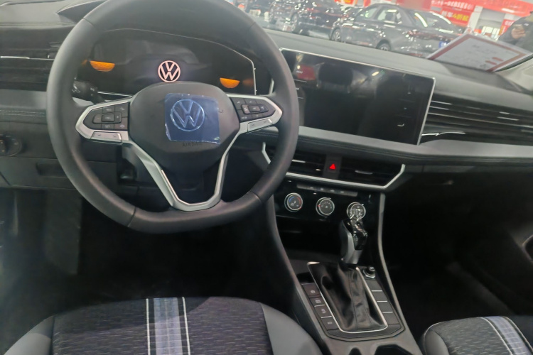 大众 速腾 2025款 改款 300TSI DSG飞越版中控内饰7002
