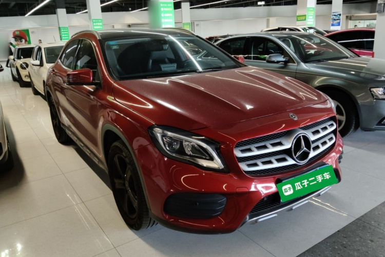 奔驰GLA 2019款 GLA 200 时尚型车身外观3