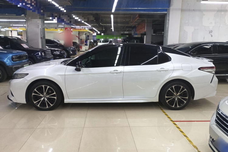 丰田 凯美瑞 2018款 2.5S 锋尚版车身外观4