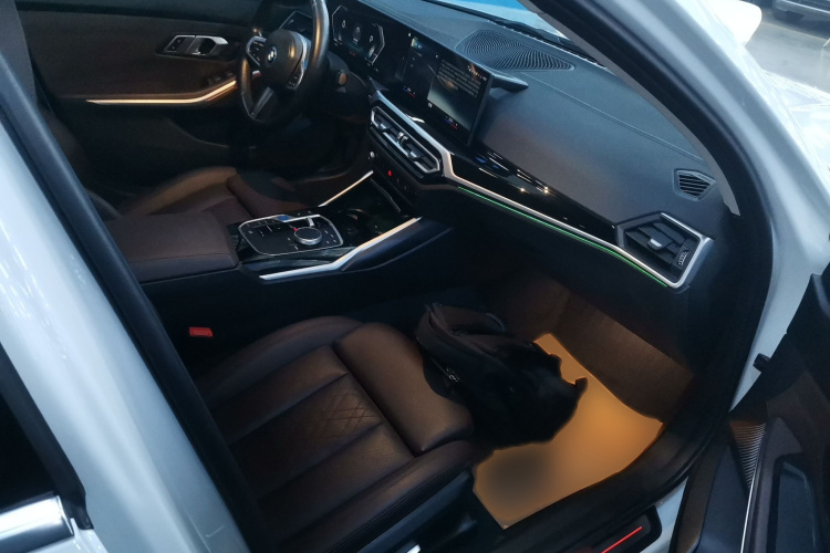 宝马i3 2023款 eDrive 40 L 曜夜套装局部细节41