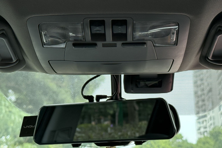 丰田 汉兰达 2017款 2.0T 两驱豪华版 7座中控内饰7011