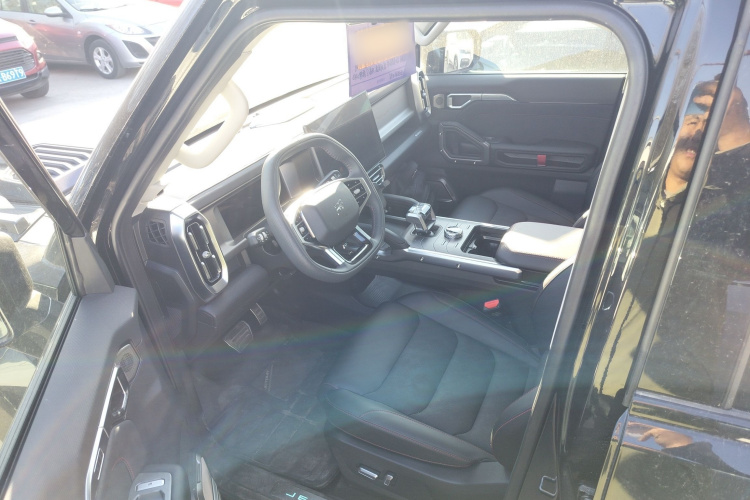 捷途旅行者 2025款 2.0TD DCT 四驱星际卫士中控内饰7003