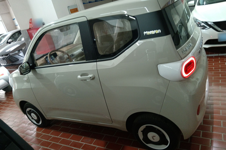 五菱汽车 宏光MINIEV 2024款 第三代 215km 青春版车身外观4