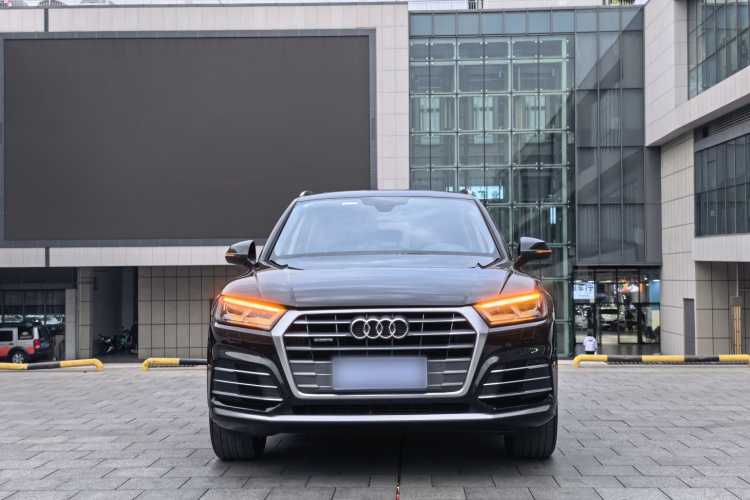 奥迪Q5L 2020款 改款 40 TFSI 荣享时尚型车身外观6002