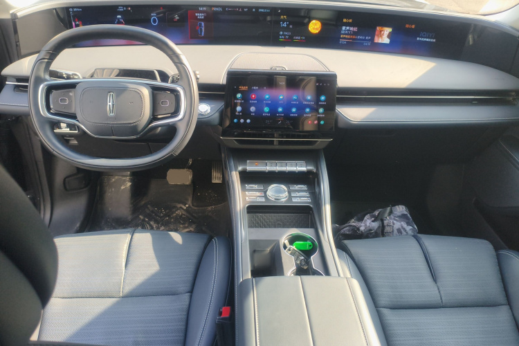 林肯 航海家 2023款 2.0T 四驱尊睿版中控内饰12