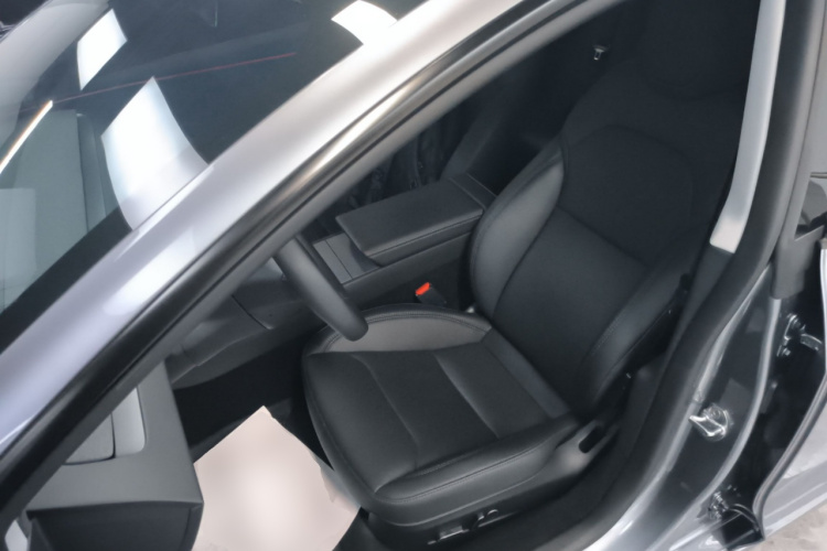 特斯拉 Model 3 2023款 长续航全轮驱动版局部细节19