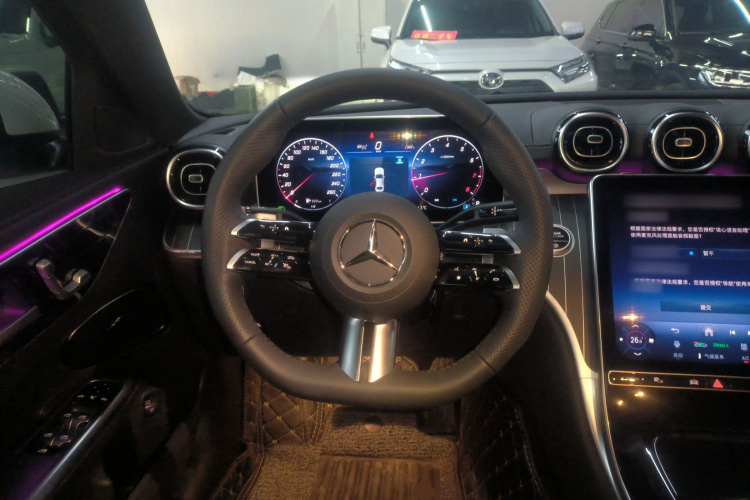 奔驰C级 2025款 改款 C 200 L 运动版局部细节13