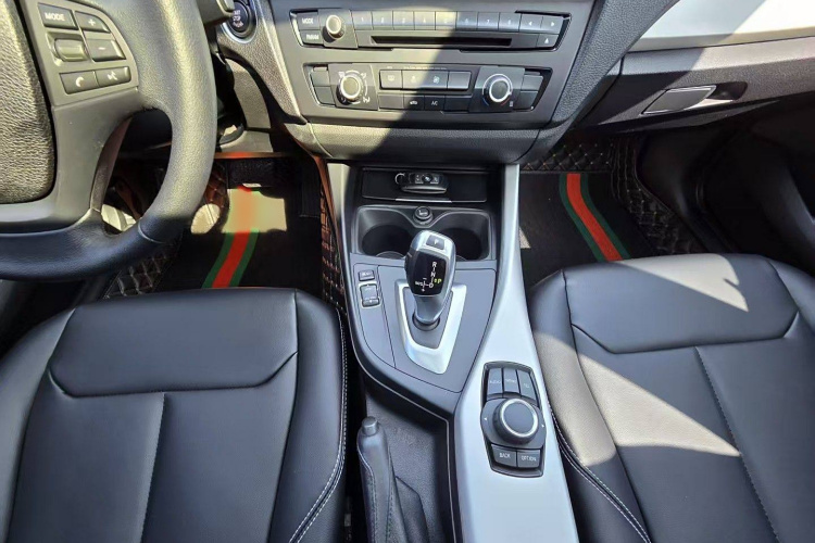 宝马1系(进口) 2013款 改款 116i 领先型中控内饰7003