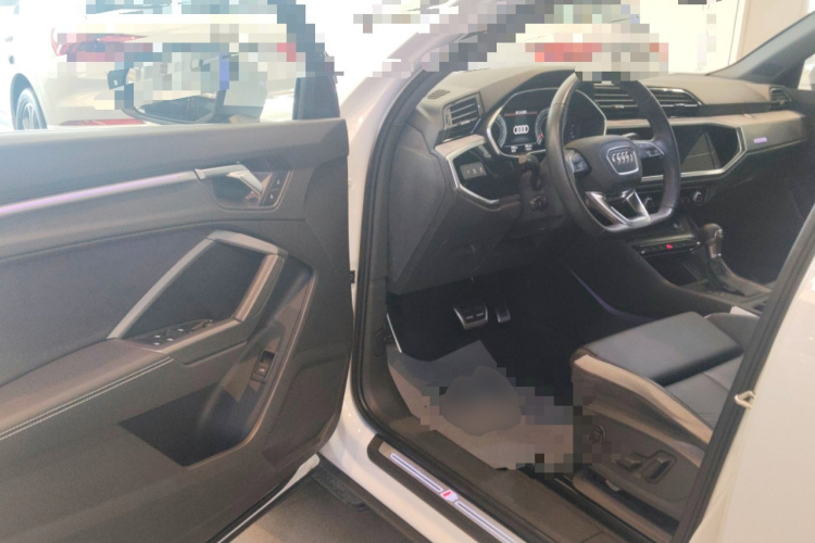 奥迪Q3 2024款 40 TFSI 时尚动感型中控内饰20