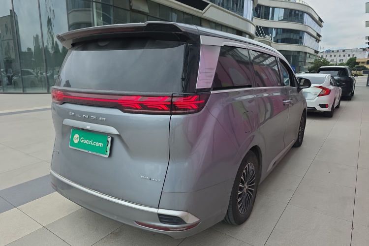 腾势D9 2022款 DM-i 970 四驱旗舰型车身外观7