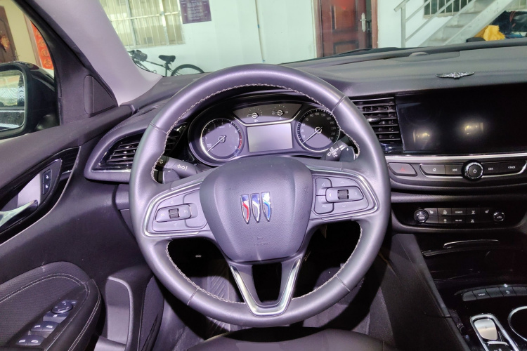 别克 君威 2024款 25T 超享版中控内饰13