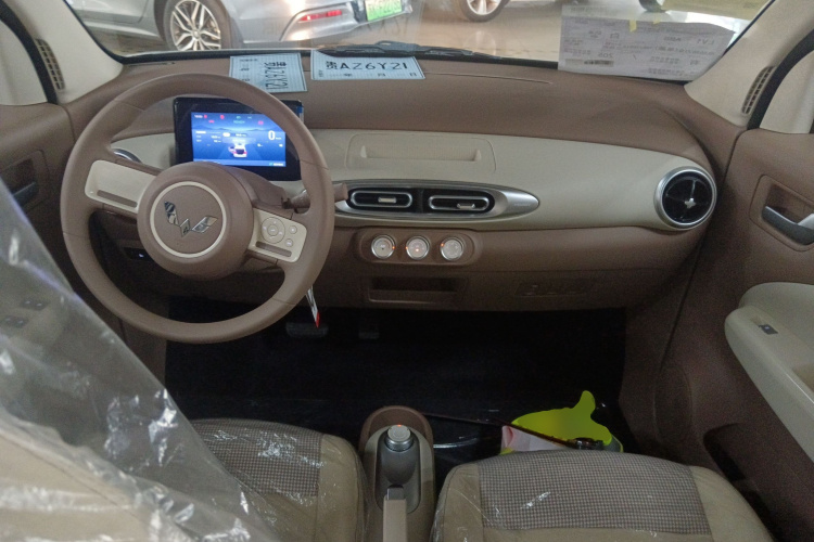 五菱汽车 宏光MINIEV 2025款 四门版 进阶款中控内饰7002