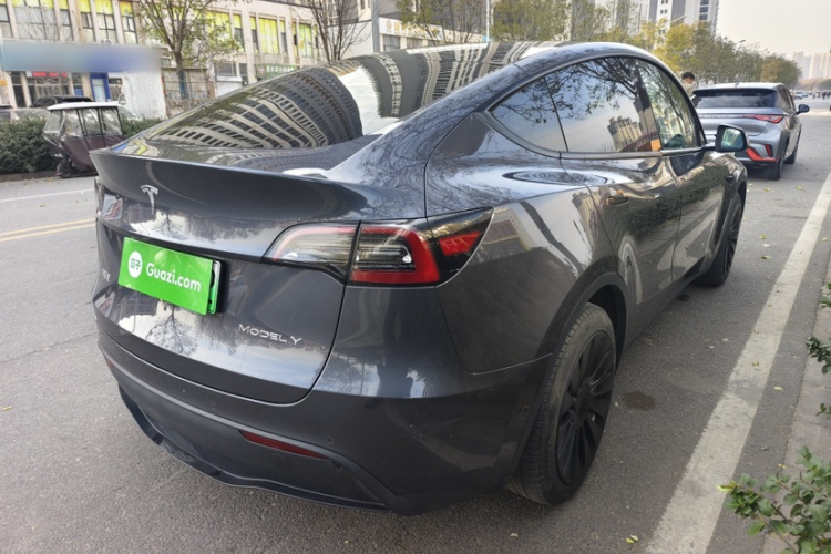 特斯拉 Model Y 2022款 后轮驱动版车身外观6005