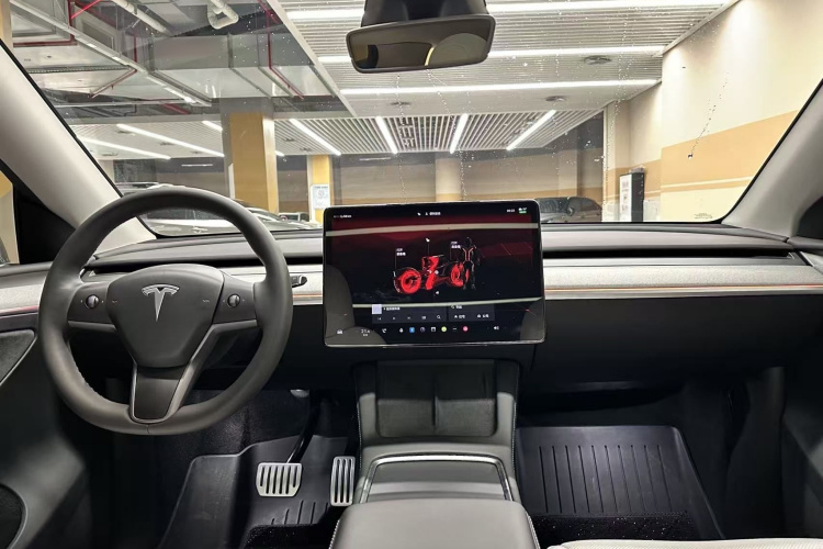 特斯拉 Model Y 2024款 后轮驱动版中控内饰12