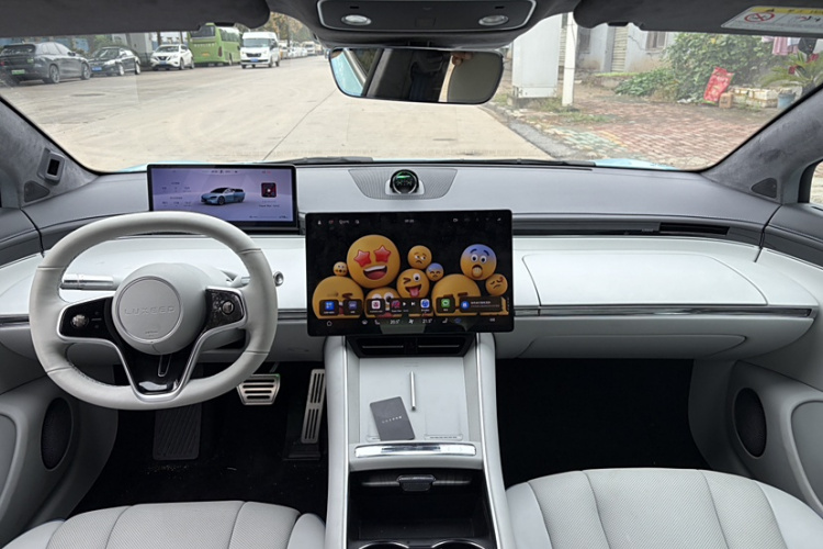 鸿蒙智行 智界S7 2025款 855km Max中控内饰7003