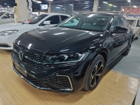 大众 帕萨特 2025款 出众款 380TSI 星空龙腾版