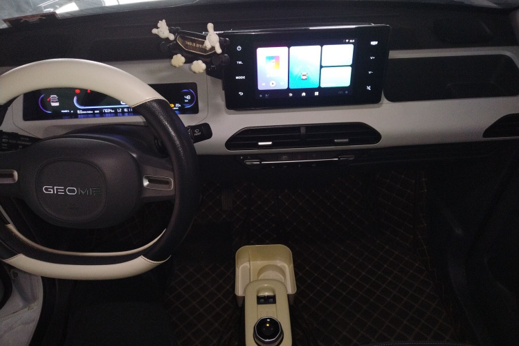 吉利银河 2023款 熊猫mini 200km 耐力熊中控内饰12