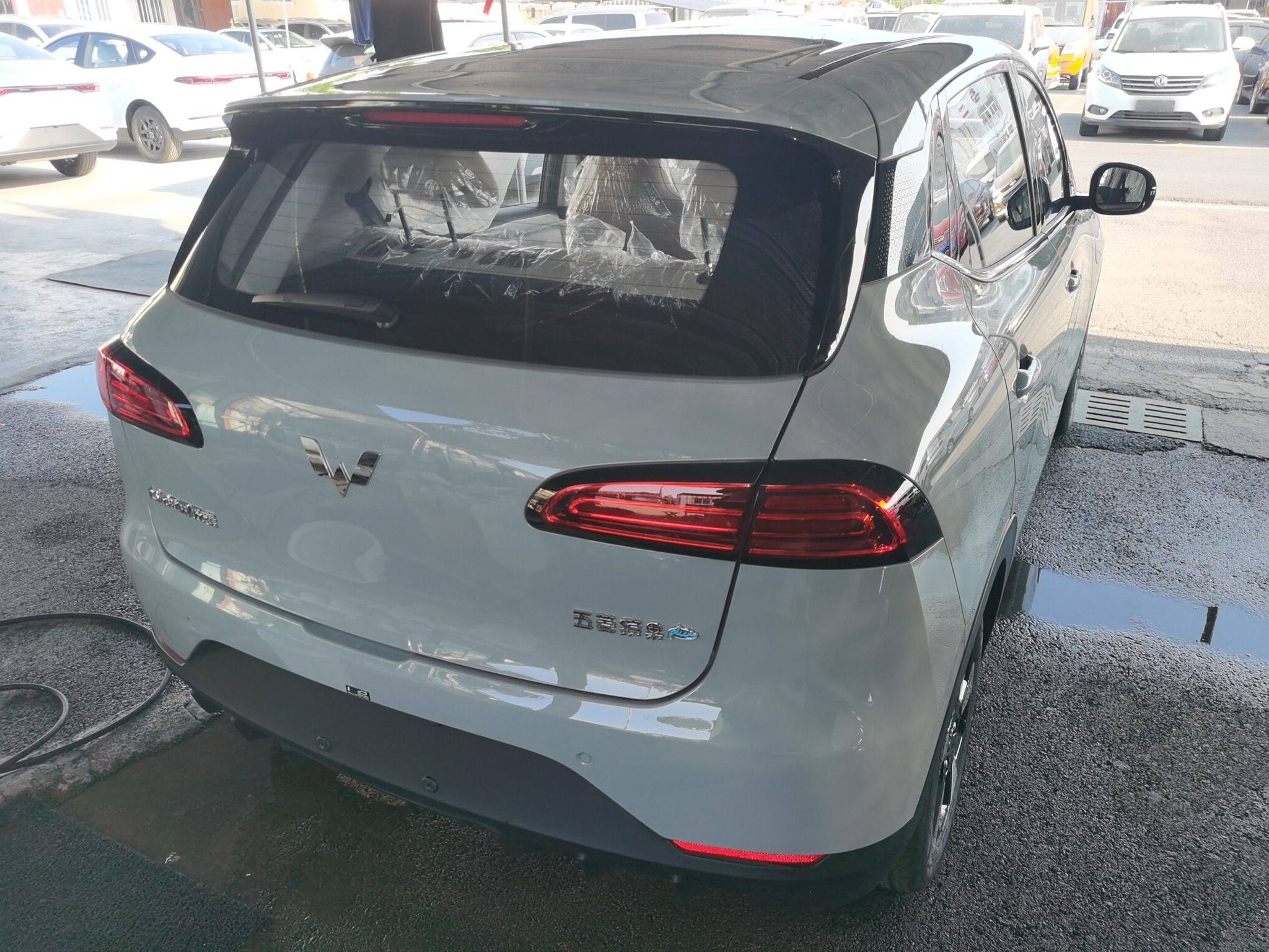 五菱汽车 五菱缤果PLUS 2024款 330km 五座版