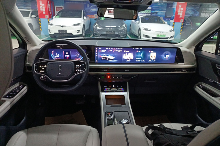 林肯 冒险家 2023款 2.0T 两驱尊雅版中控内饰12