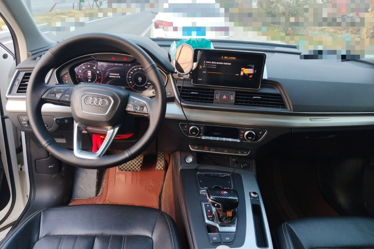 奥迪Q5L 2020款 40 TFSI 荣享时尚型中控内饰7002