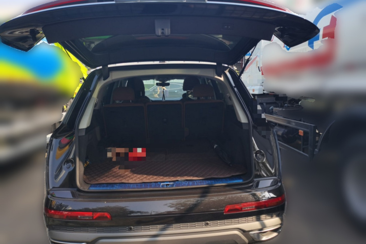 奥迪Q7 2021款 55 TFSI quattro S line运动型中控内饰23