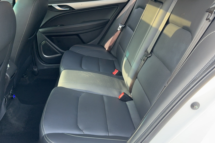 吉利汽车 帝豪 2018款 1.5L CVT向上互联版中控内饰7005