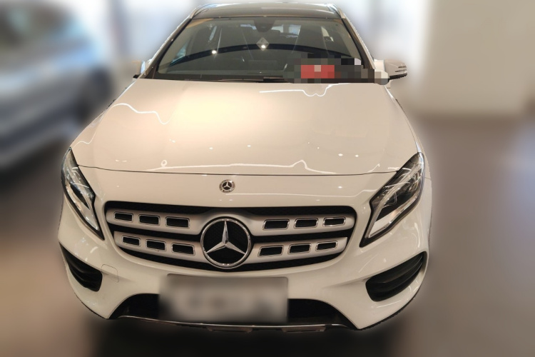 奔驰GLA 2019款 GLA 200 时尚型车身外观2