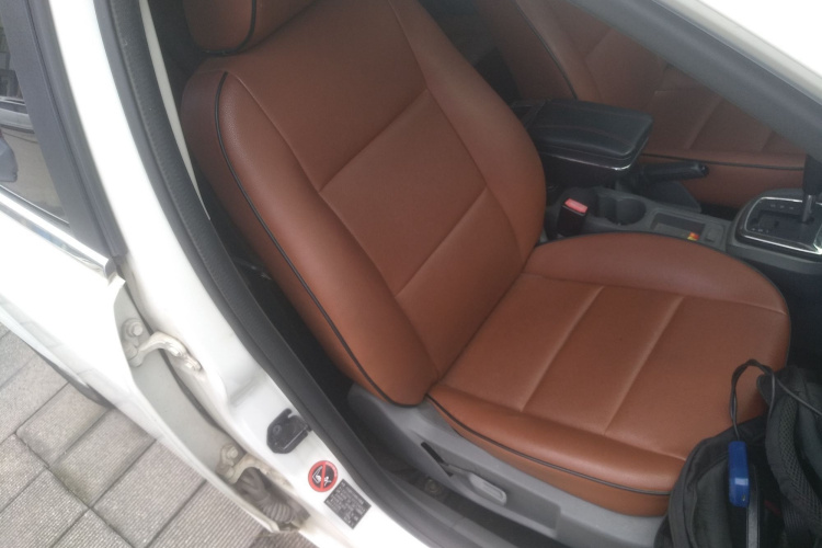 福特 福克斯 2013款 两厢经典 1.8L 自动基本型局部细节41