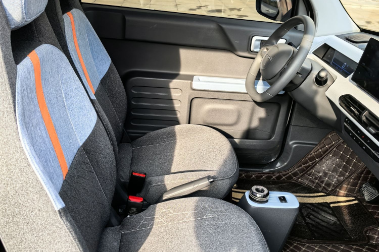 吉利银河 2024款 熊猫mini 200km 耐力熊局部细节41