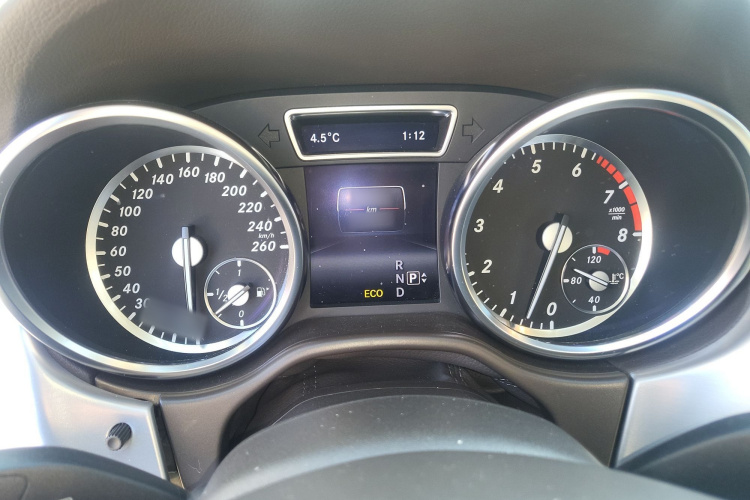 奔驰M级 2014款 ML 320 4MATIC局部细节14