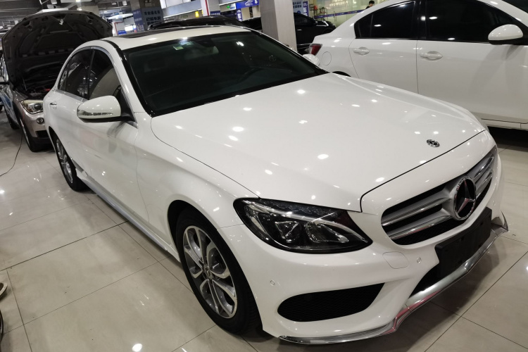 奔驰C级 2018款 C 180 L 时尚型运动版车身外观3