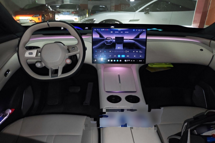 小米汽车 小米YU7 2025款 超长续航高性能四驱Max版中控内饰12