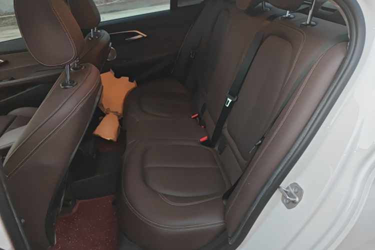 宝马1系 2022款 120i M运动曜夜版中控内饰7004