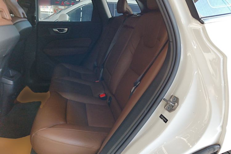 沃尔沃XC60 2022款 B5 四驱智逸豪华版中控内饰21