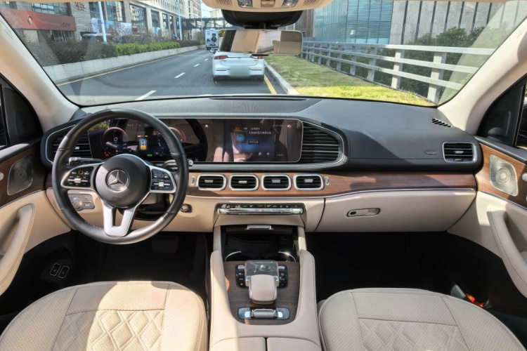 奔驰GLE新能源 2022款 改款 GLE 350 e 4MATIC中控内饰7002