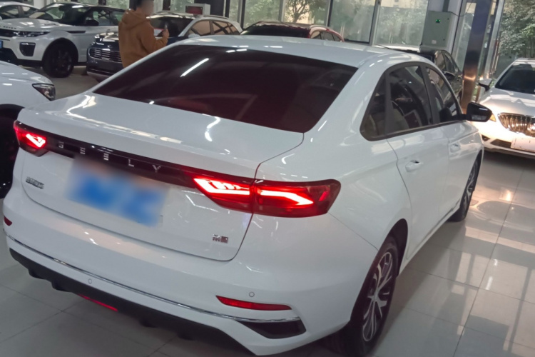 吉利汽车 帝豪 2023款 第4代冠军版 1.5L CVT豪华型车身外观7