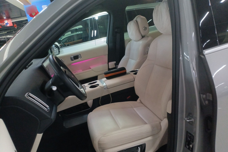理想汽车 理想L8 2024款 Ultra中控内饰19