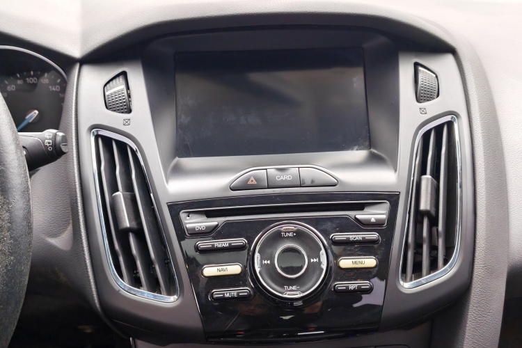 福特 福克斯 2015款 两厢 1.6L 自动风尚型局部细节16