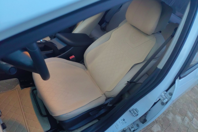 别克 英朗 2016款 15N 自动进取型中控内饰19