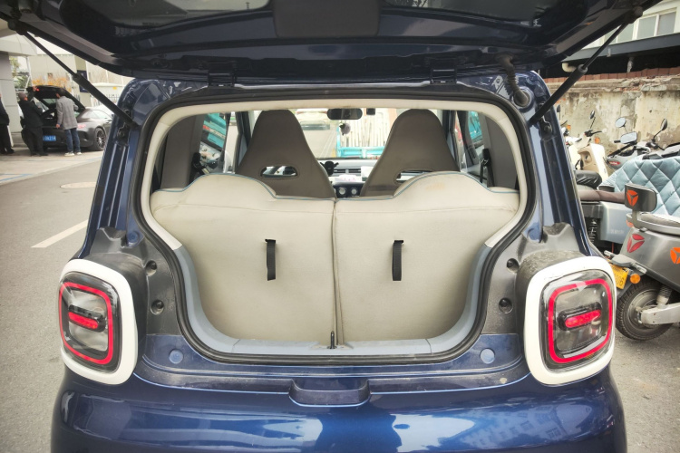 奔腾小马 2025款 222km 灵动马机舱底盘23