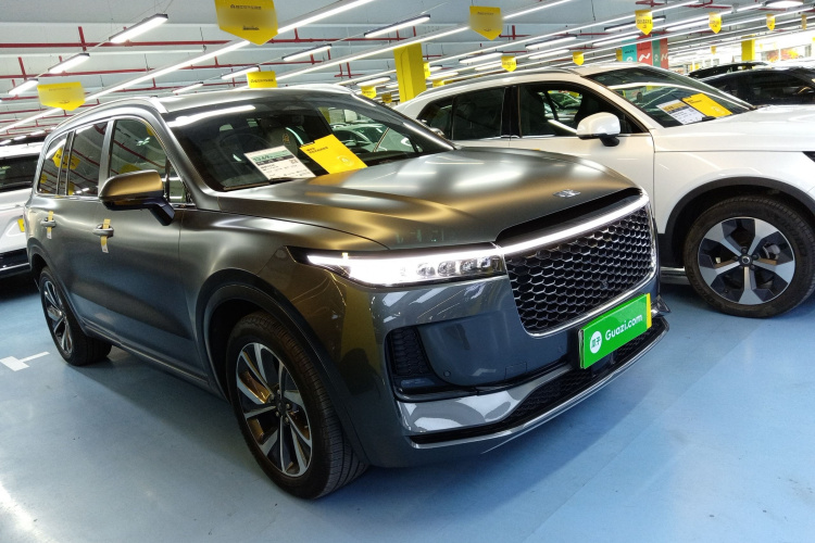 理想汽车 理想ONE 2021款 增程6座版车身外观3