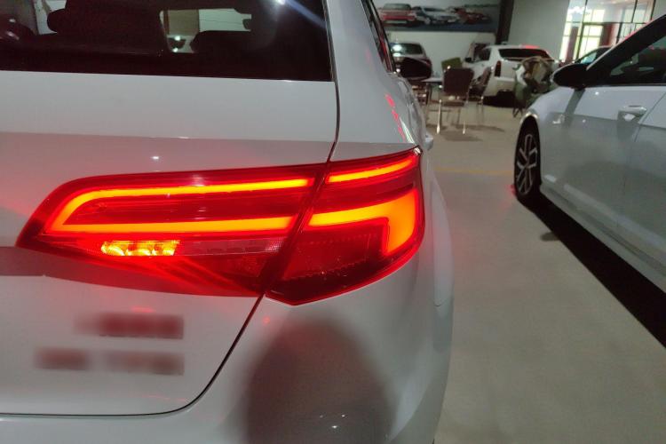 奥迪A3 2019款 Sportback 35 TFSI 进取型 国VI车身外观9