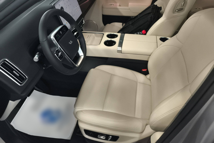 理想汽车 理想L8 2024款 Max中控内饰19