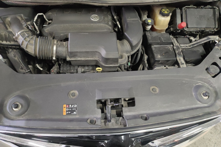 别克GL8 2022款 ES陆尊 653T 舒适型机舱底盘24