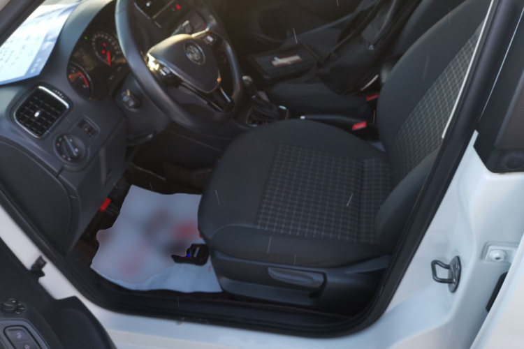 大众 Polo 2016款 1.6L 自动舒适型中控内饰19