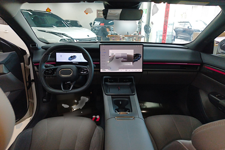 领克07 2024款 EM-P 126长续航 Ultra中控内饰7002