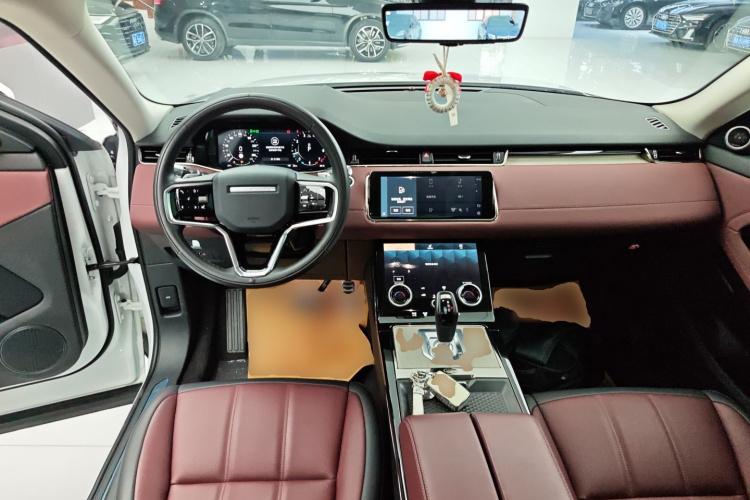 路虎 揽胜极光 2022款 极光L 249PS R-Dynamic 豪华版中控内饰12