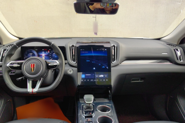 红旗HS3 2023款 2.0T 四驱有为版中控内饰7002