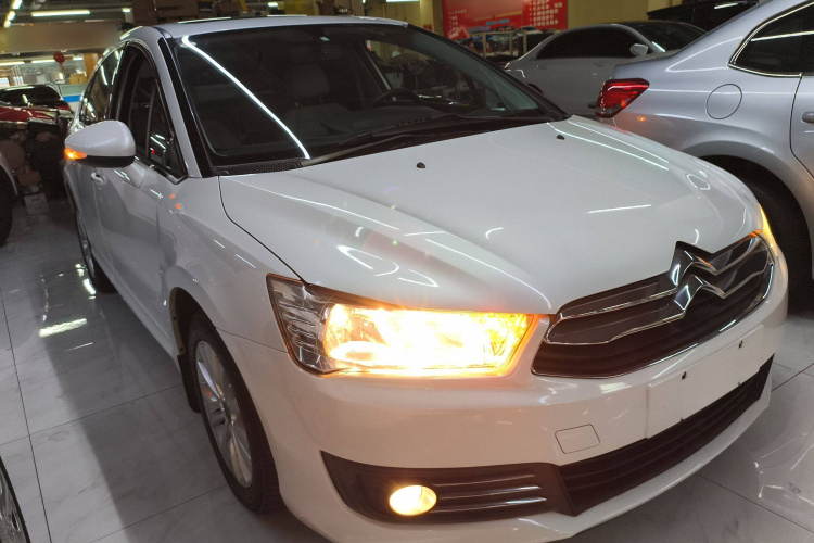 雪铁龙 世嘉 2013款 三厢 1.6L 自动品享型车身外观6002