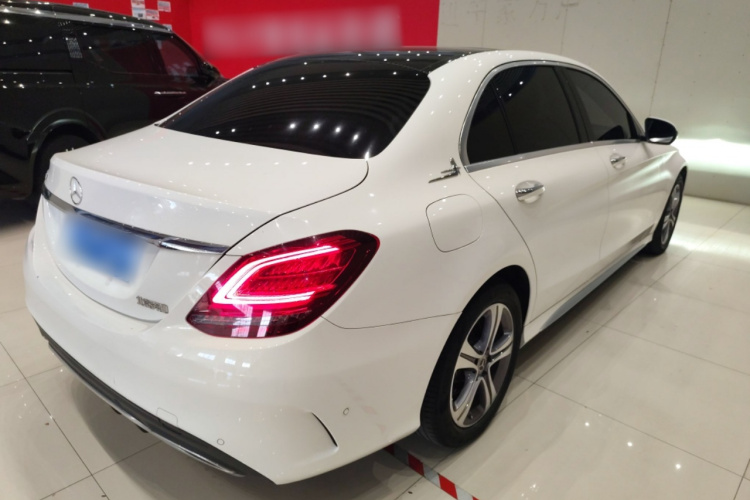 奔驰C级 2021款 C 260 L 运动版车身外观7